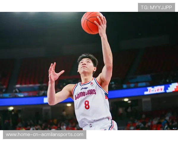 CBA崔永熙对抗训练力量提升，全面升级篮球竞技能力